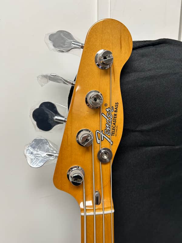 Fender Vintera II '70s Telecaster Bass with Maple Fretboard - Surf Green