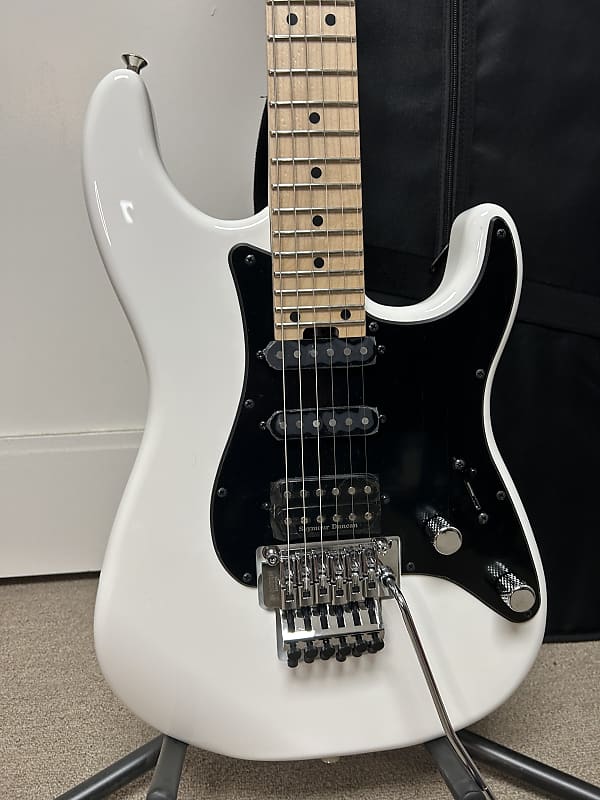 Charvel MJ So-Cal Style 1 HSS FR Electric Guitar - Snow White