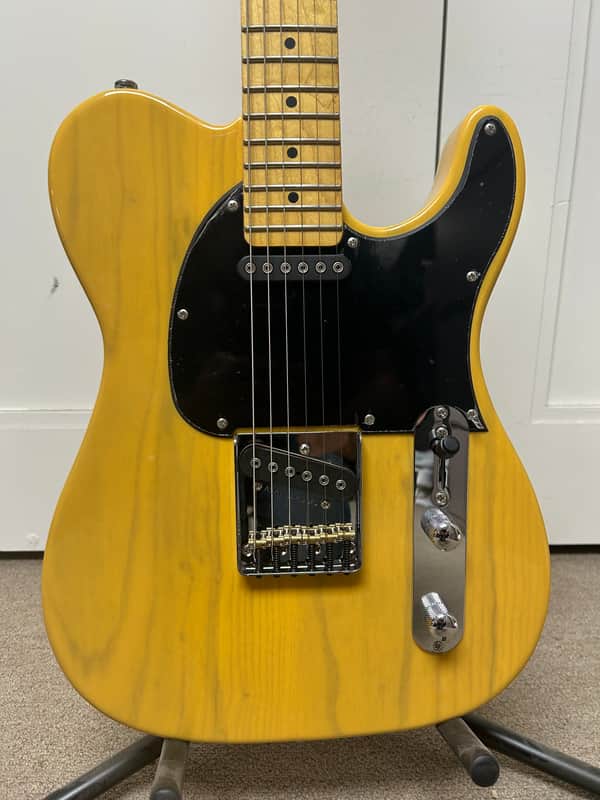 G&L Tribute Series ASAT Classic Electric Guitar w/Maple Fretboard - Butterscotch Blonde