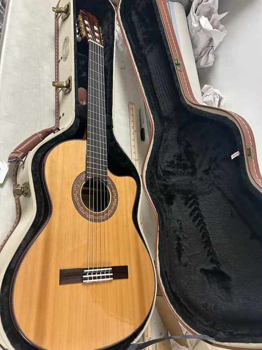 Alvarez Yairi Masterworks Series CYM75ce Cutaway Nylon String Classical Acoustic Guitar with Electronics - Natural