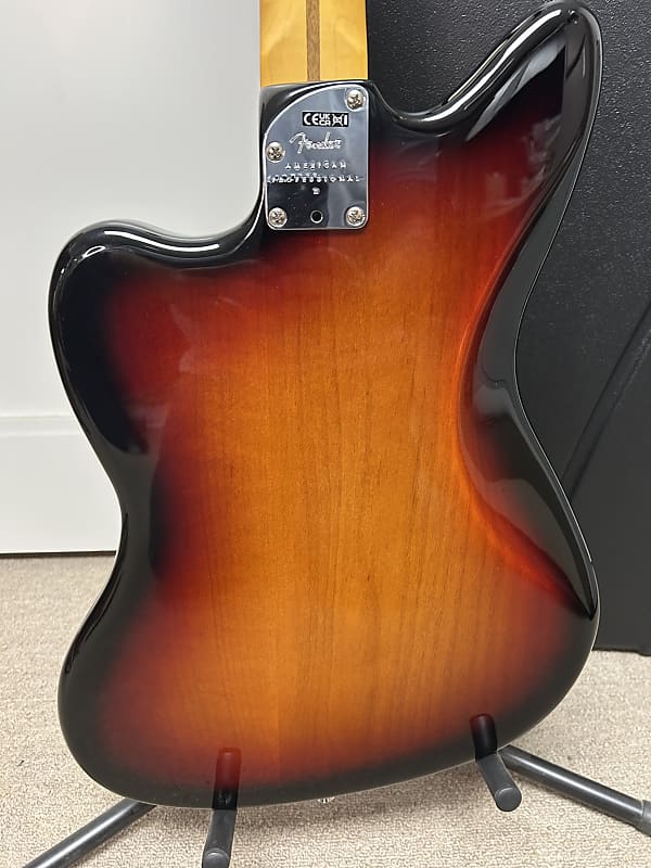 Fender American Professional II Jazzmaster with Rosewood Fretboard - 3-Color Sunburst