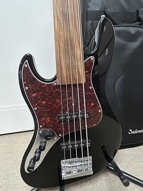 Sadowsky MetroExpress Vintage J/J Bass 5 String Fretless Left-Handed - Solid Black High Polish