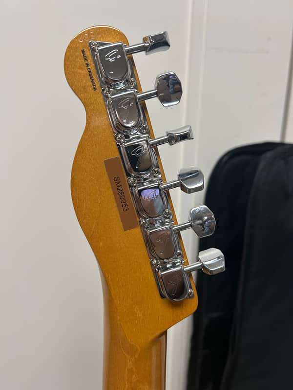 Fender Limited Edition Vintera II '60s Telecaster with Maple Fretboard - Antigua