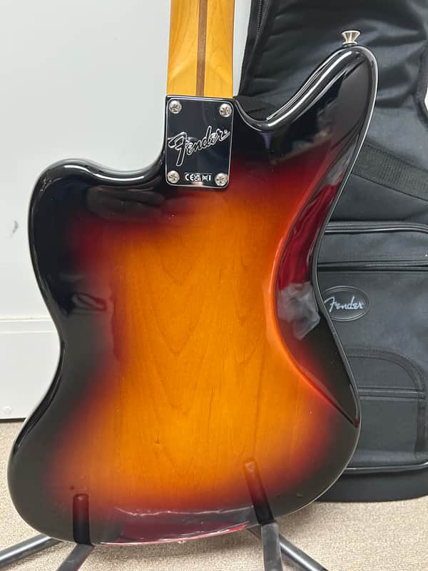Fender American Professional Classic Jaguar Electric Guitar - 3-Color Sunburst