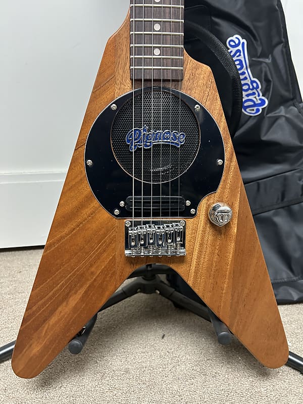 Pignose PGG-200V Flying V Mini Electric Travel Guitar