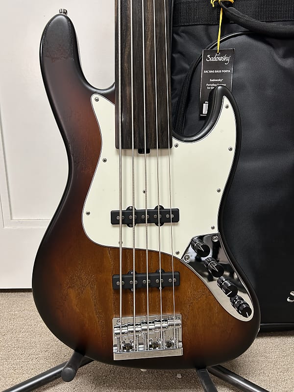 Sadowsky MetroLine 21-Fret Vintage Fretless J/J 5-String Bass Swamp Ash Body - Almond Sunburst Transparent Satin
