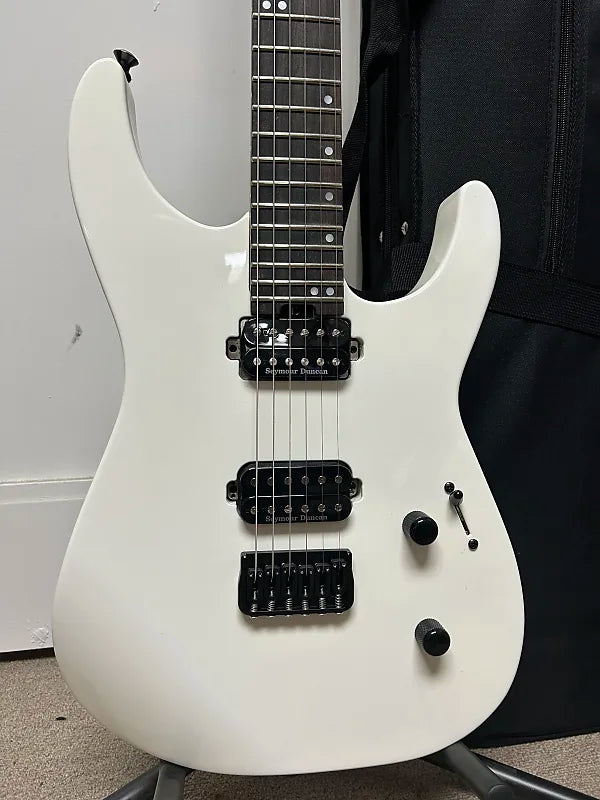 Jackson American Series Virtuoso HT with Streaked Ebony Fretboard - Snow White