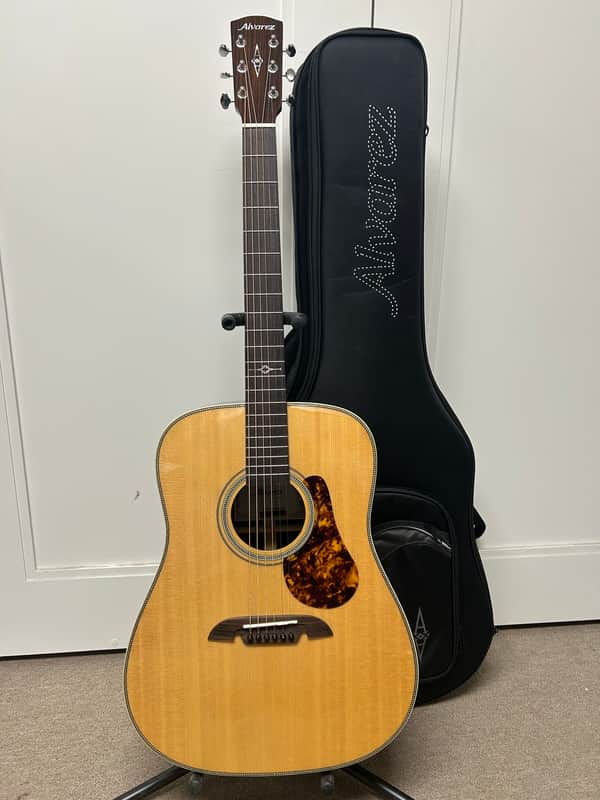 Alvarez Masterworks MD70 Herringbone Dreadnought Acoustic Guitar - Natural