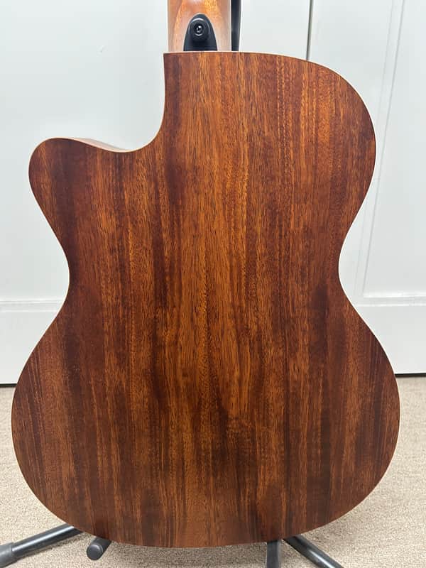 Lag Tramontane TN170ASCE Slim Auditorium Acoustic Guitar w/Electronics- Natural B-Stock