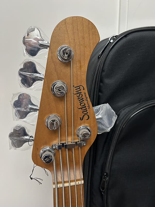 Sadowsky MetroExpress 21 Fret Vintage M/J Bass 5 String Maple Fretboard - Tobacco Sunburst