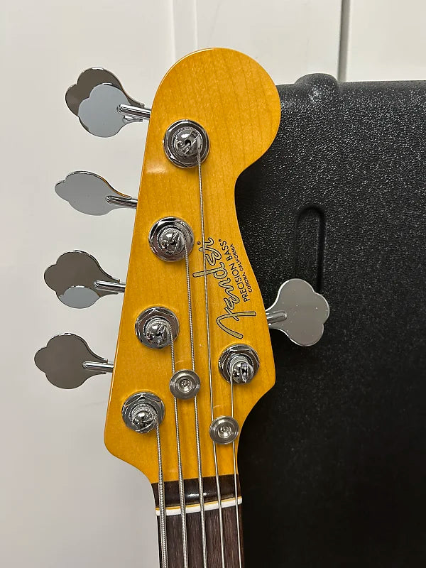 Fender American Professional II Precision Bass V with Rosewood Fretboard - Olympic White