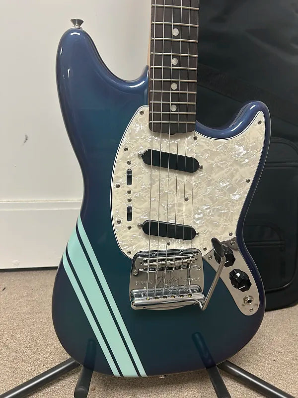 Fender Vintera II '70s Competition Mustang with Rosewood Fretboard - Competition Burgundy