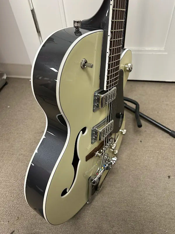Gretsch G5420T Electromatic Classic Hollow Body Single-Cut with Bigsby - Two-Tone Vintage White / London Grey