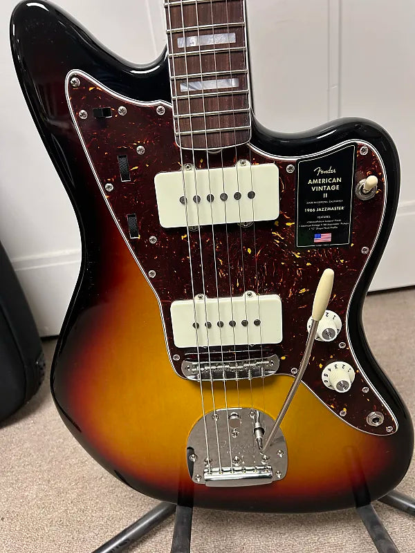 Fender American Vintage II '66 Jazzmaster - 3-Color Sunburst