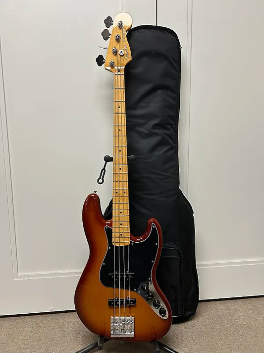 Fender Player Plus Active Jazz Bass with Maple Fretboard - Sienna Sunburst