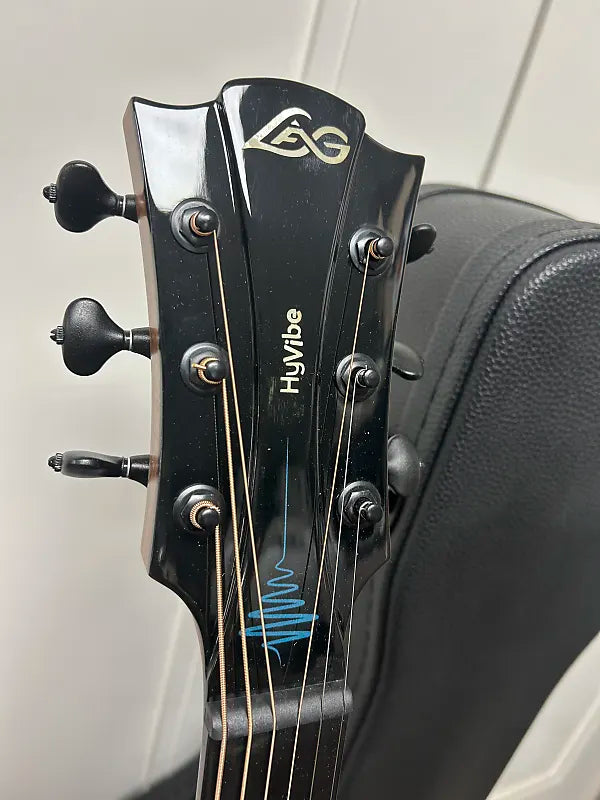 Lag Tramontane Hyvibe THV30DCE Acoustic Guitar w/Electronics- Natural
