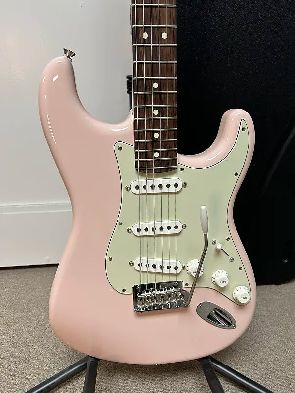 Fender Dealer Exclusive American Professional II Stratocaster w/Roasted Maple Neck & Rosewood Fretboard - Shell Pink