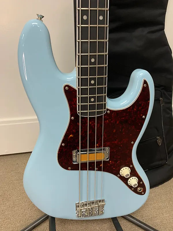 Fender Gold Foil Jazz Bass Guitar - Sonic Blue