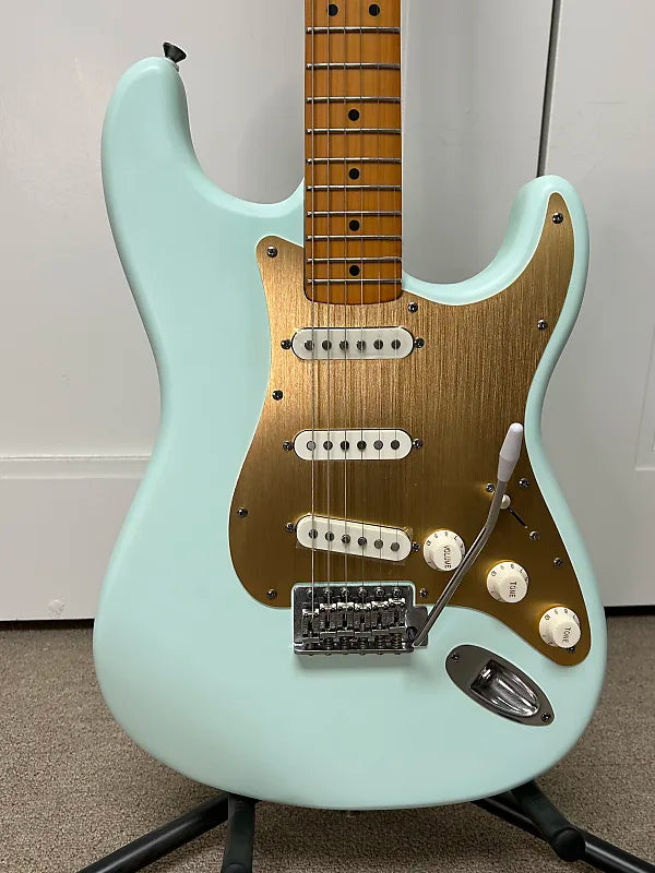 Squier 40th Anniversary Vintage Edition Stratocaster- Satin Sonic Blue