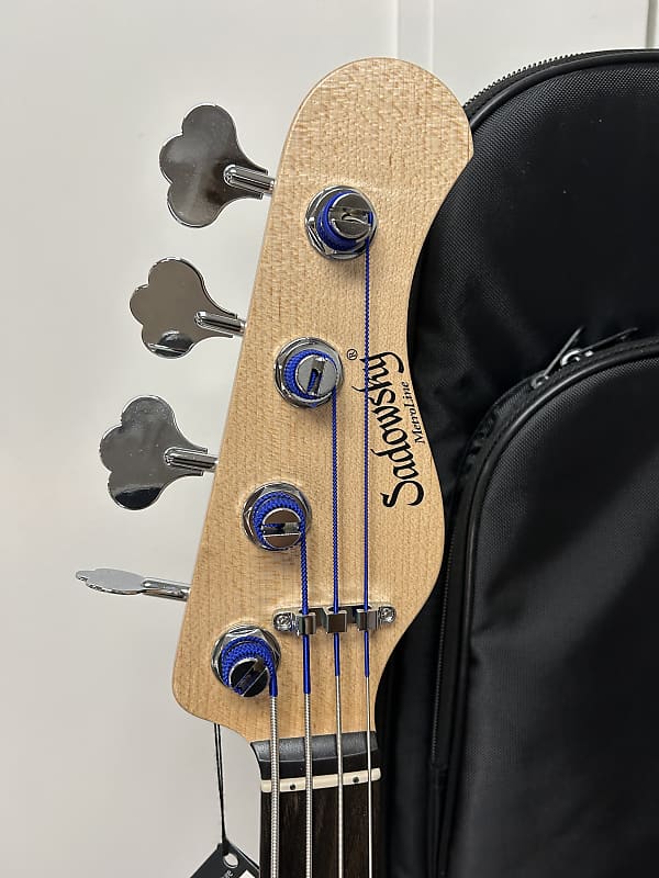 Sadowsky MetroLine 21-Fret Vintage P/J Bass, Red Alder Body, Ebony Fingerboard, 4-String Fretless - Solid Olympic White High Polish