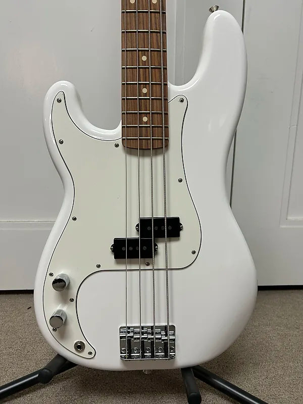 Fender Player Precision Bass Left-Handed with Pau Ferro Fretboard - Polar White