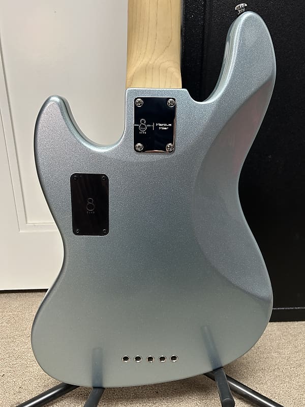 Sire 2nd Generation Marcus Miller V7 LPB Alder 5-String with Fretless Ebony Fingerboard 2019 - Lake Placid Blue