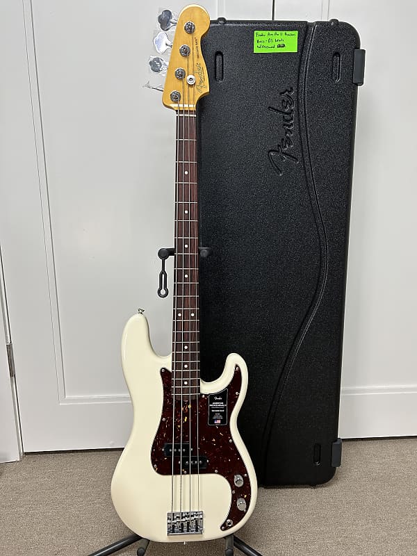Fender American Professional II Precision Bass with Rosewood Fretboard - Olympic White