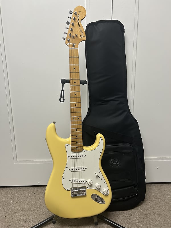 Fender Limited Edition Vintera '70s Stratocaster Hardtail Maple Fingerboard -Buttercream