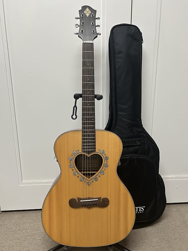 Zemaitis CAF-80H-NAT Acoustic Guitar w/Electronics - Natural