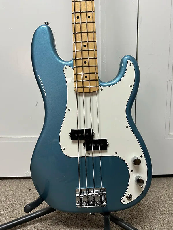 Fender Player Precision Bass with Maple Fretboard - Tidepool