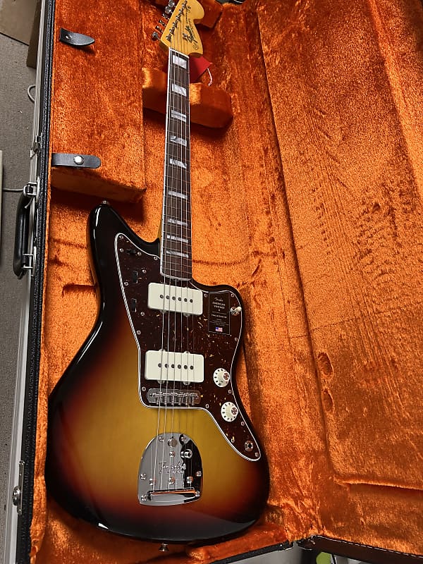 Fender American Vintage II '66 Jazzmaster - 3-Color Sunburst