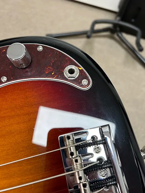 Fender American Professional II Precision Bass with Maple Fretboard 3-Color Sunburst