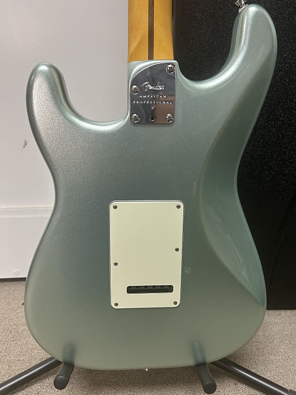 Fender American Professional II Stratocaster HSS with Maple Fretboard - Mystic Surf Green