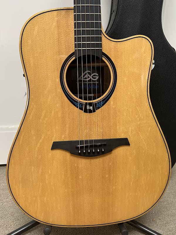 Lag Tramontane Hyvibe THV30DCE Acoustic Guitar w/Electronics- Natural