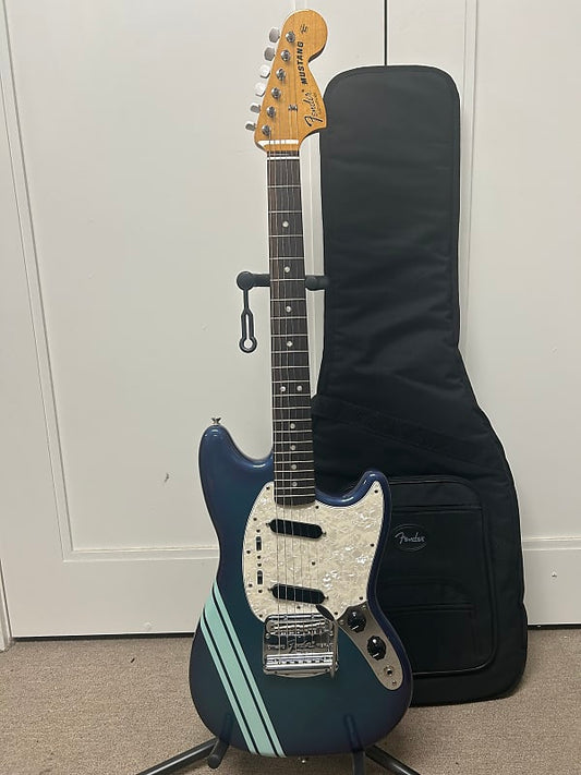 Fender Vintera II '70s Competition Mustang with Rosewood Fretboard - Competition Burgundy