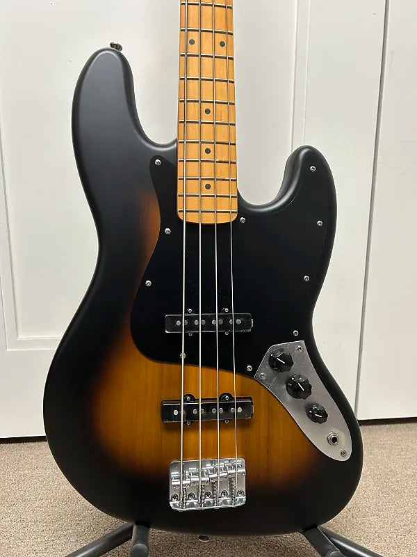 Squier 40th Anniversary Vintage Edition Jazz Bass - Satin Wide 2-Color Sunburst