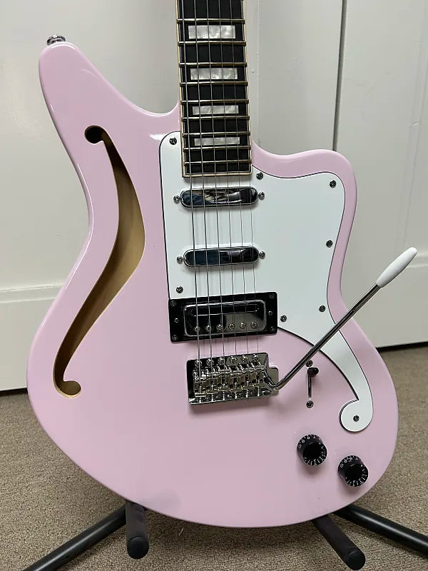 D'Angelico Premier Series Bedford SH Limited Edition Guitar with Tremolo - Shell Pink