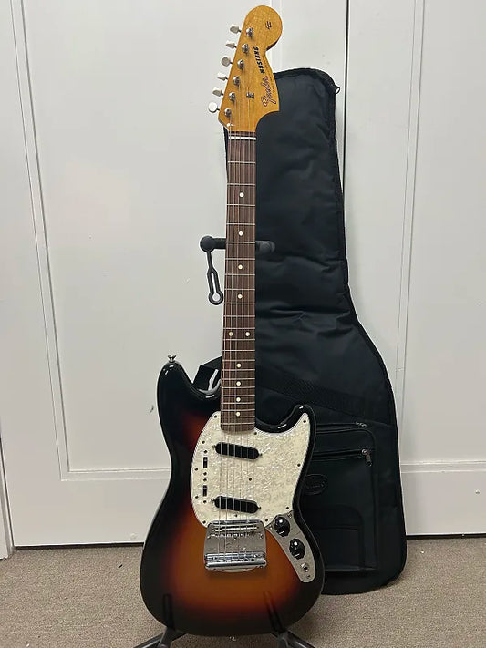 Fender Vintera '60s Mustang with Pau Ferro Fretboard - 3-Color Sunburst