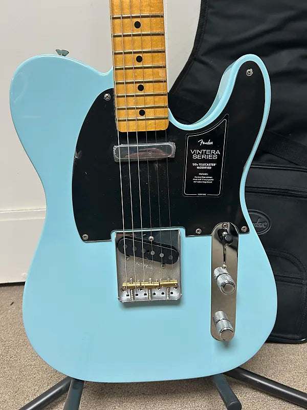 Fender Vintera '50s Telecaster Modified with Maple Fretboard - Daphne Blue