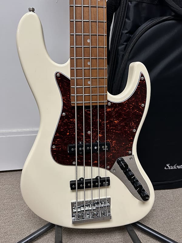 Sadowsky MetroExpress Vintage J/J Bass 5-String with Maple Fretboard - Olympic White