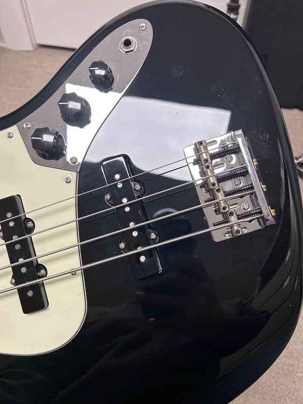 Fender American Professional II Jazz Bass with Rosewood Fretboard - Black