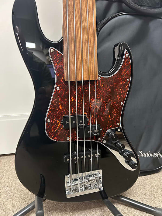 Sadowsky MetroExpress Hybrid P/J Bass 5-String FRETLESS with Pau Ferro Fretboard - Solid Black