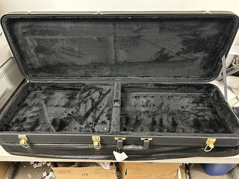 Musician's Gear CG-020-E Deluxe Electric Guitar Case Black