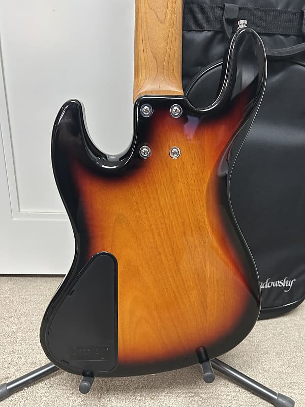 Sadowsky MetroExpress 21 Fret Vintage M/J Bass 5 String Maple Fretboard - Tobacco Sunburst