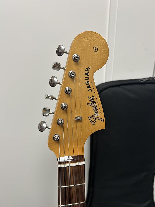 Fender Vintera '60s Jaguar Modified HH with Pau Ferro Fretboard - Surf Green