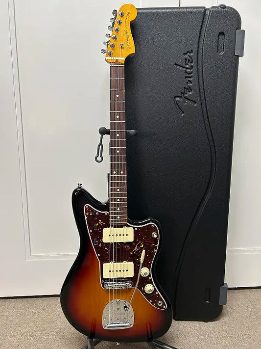 Fender American Professional II Jazzmaster with Rosewood Fretboard - 3-Color Sunburst