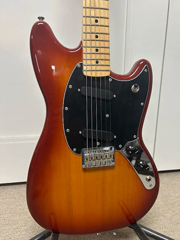 Fender Player Mustang Electric Guitar - Sienna Sunburst
