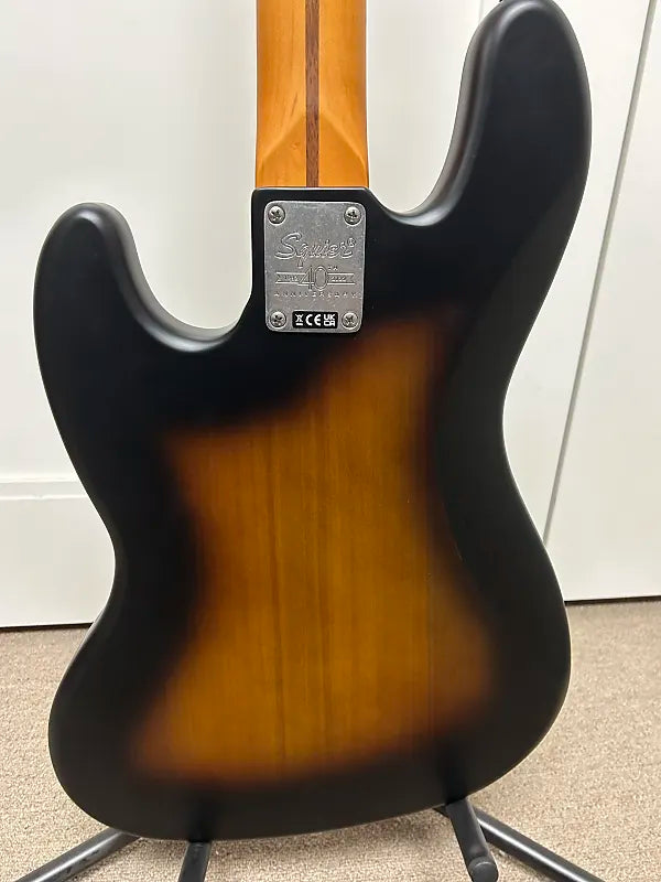 Squier 40th Anniversary Vintage Edition Jazz Bass - Satin Wide 2-Color Sunburst