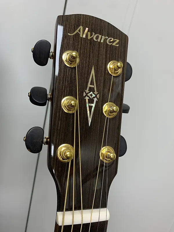 Alvarez MDA70WCEARSHB Masterwork Elite Acoustic Electric Guitar w/Case - Shadowburst
